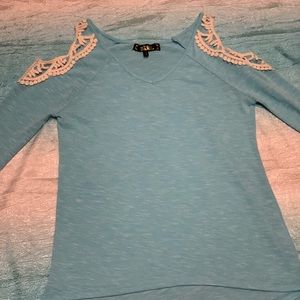 Don’t you dare cold shoulder Small